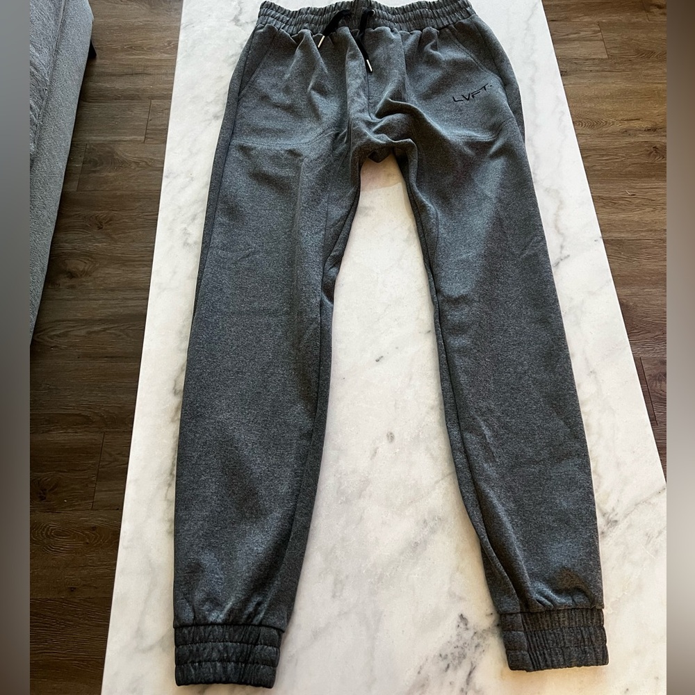 Men’s LVFT joggers grey size large (Live Fit)